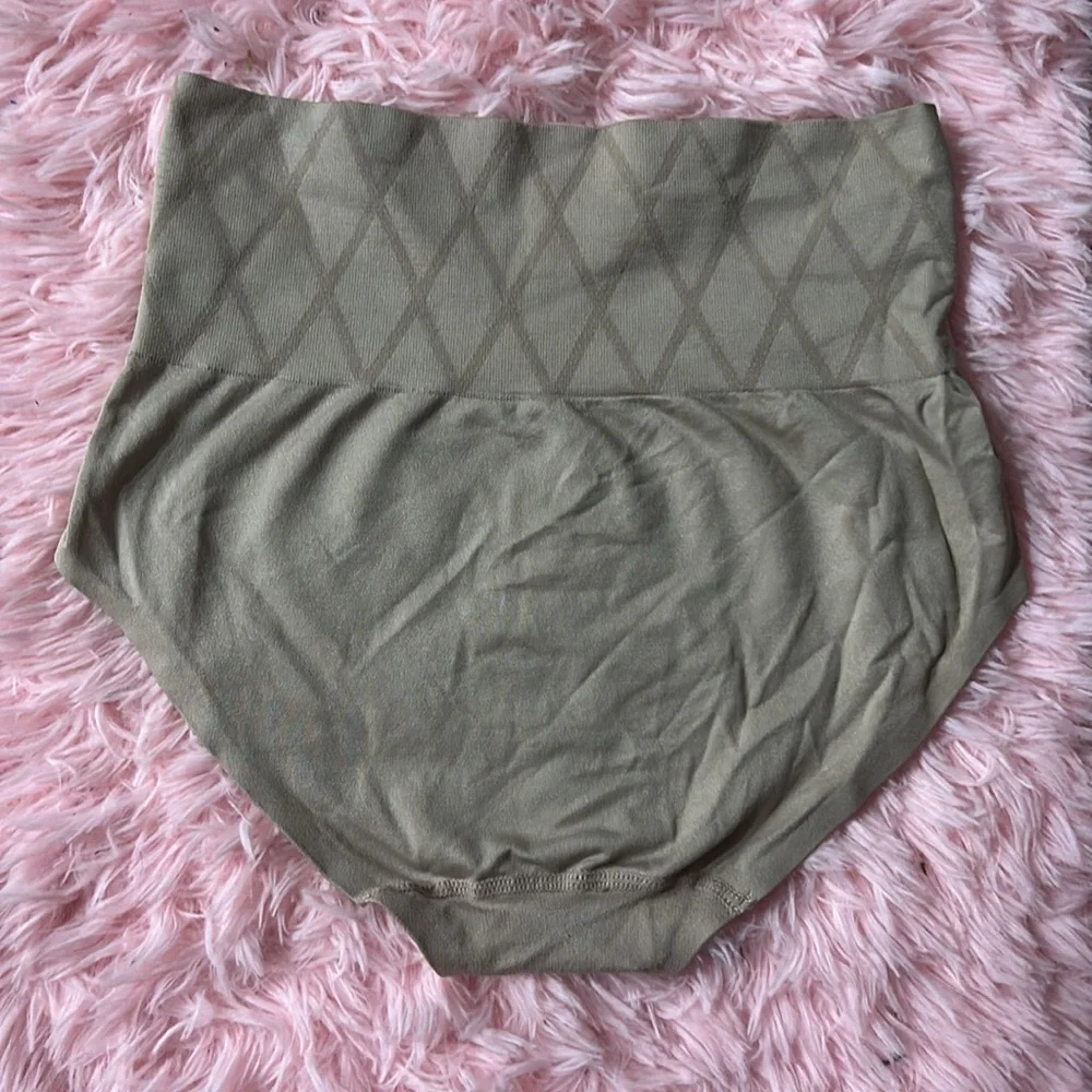 Nautica intimate tummy tucker shapewear size medium